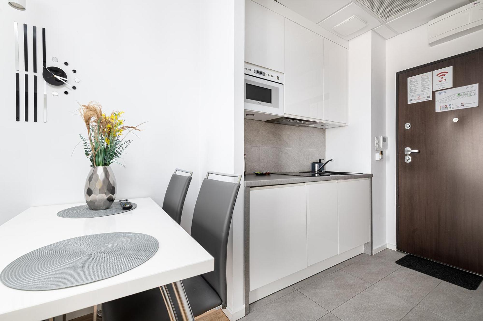 Rentplanet - Apartamenty Kasprzaka Varsó Kültér fotó