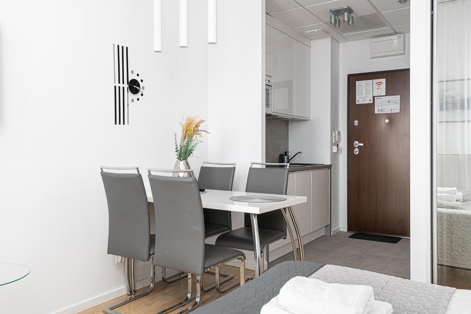 Rentplanet - Apartamenty Kasprzaka Varsó Kültér fotó
